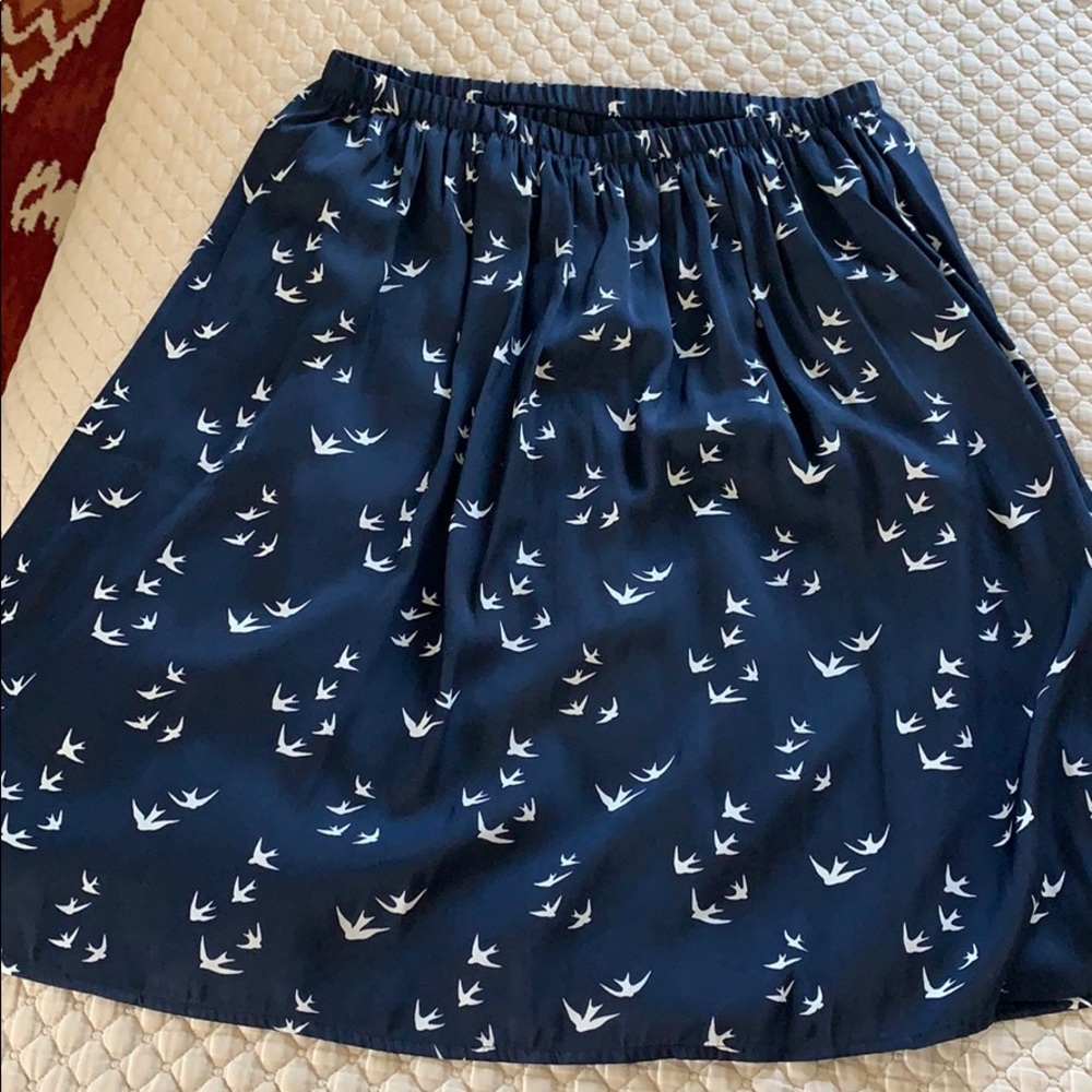 Gap skirt
